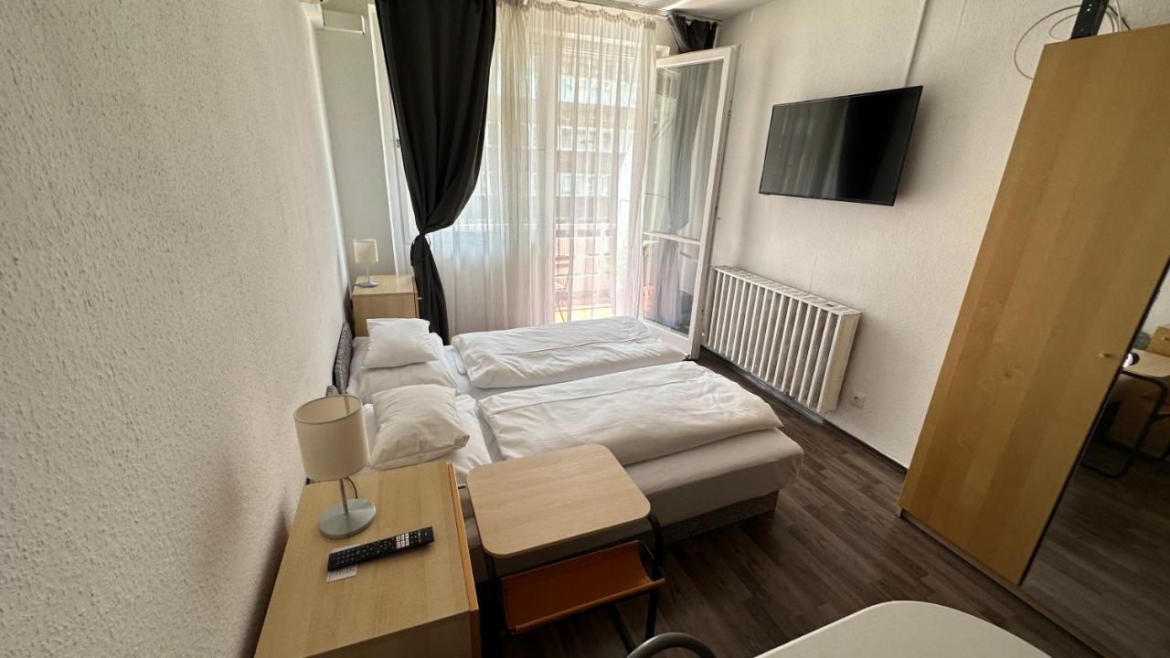 H1 Apartmanok บูดาเปสต์ ภายนอก รูปภาพ